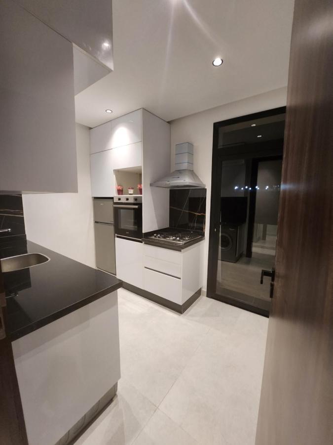 מרקש Modern Luxury Retreat: 2-Bedroom Apartment In The Heart Of Marrakech מראה חיצוני תמונה