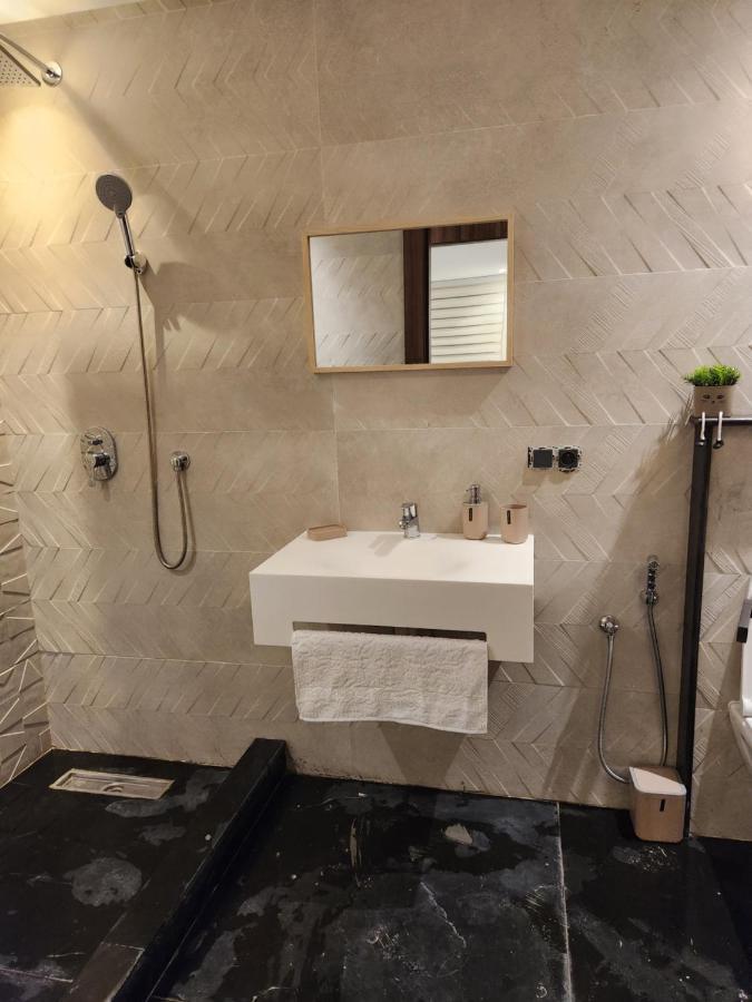 מרקש Modern Luxury Retreat: 2-Bedroom Apartment In The Heart Of Marrakech מראה חיצוני תמונה